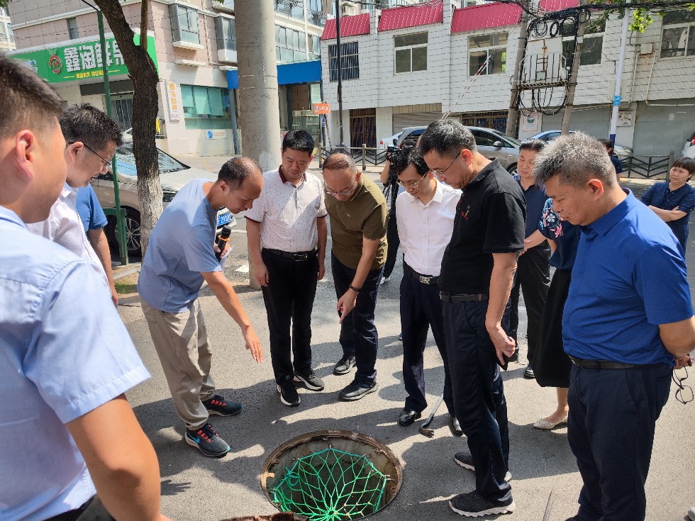 城区雨污分流工程建设专题视察1.jpg