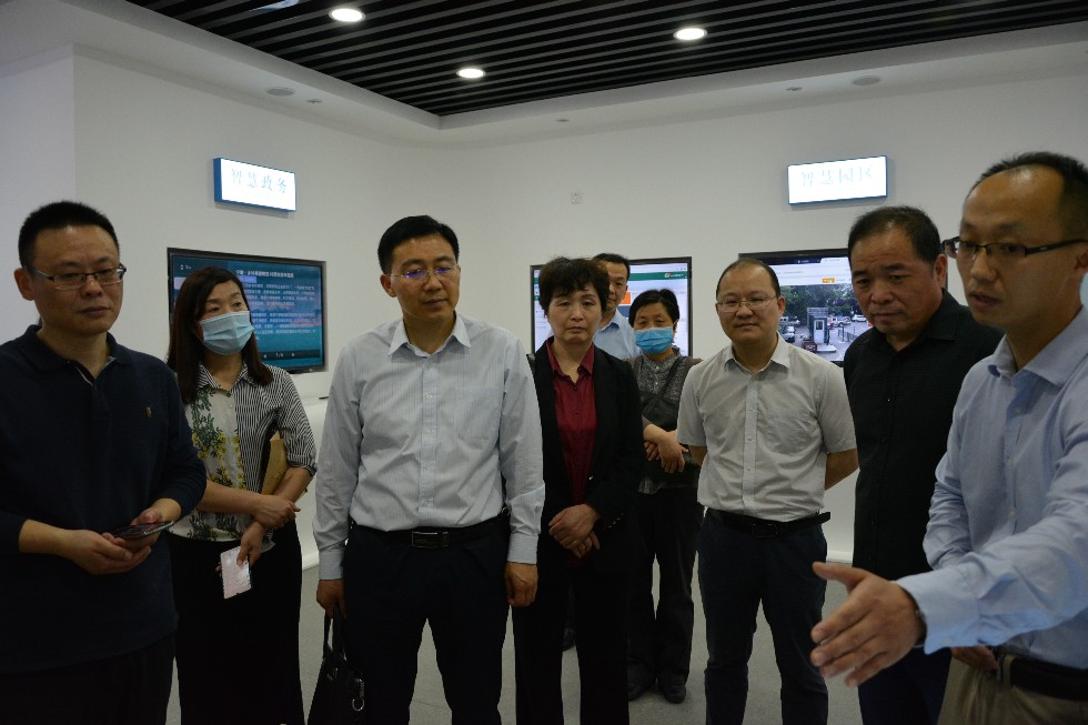在淮省人大代表第二小组专题调研新基建产业1.JPG
