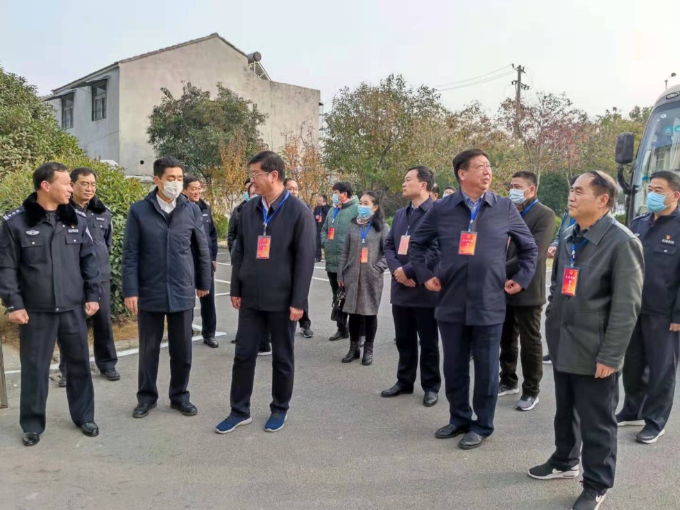 12.10市人大代表13小组集中视察.jpg