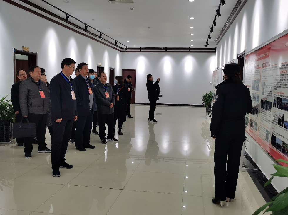 12.10市人大代表小组集中视察.jpg