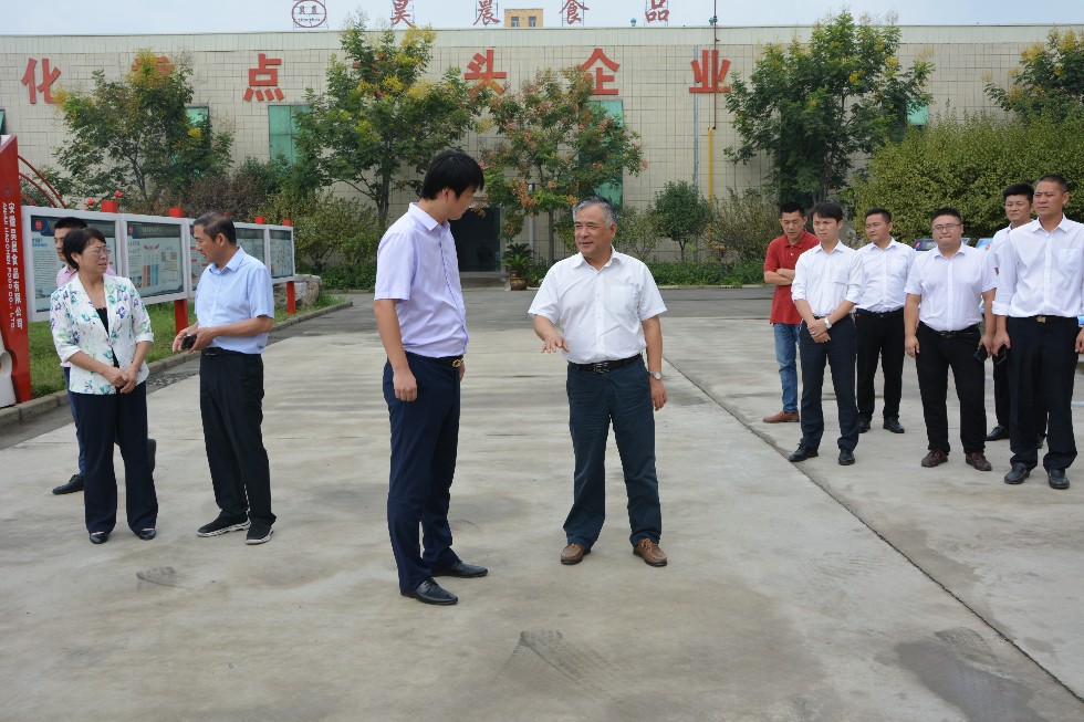 市人大常委会副主任戎培阜带队调研脱贫攻坚工作.jpg